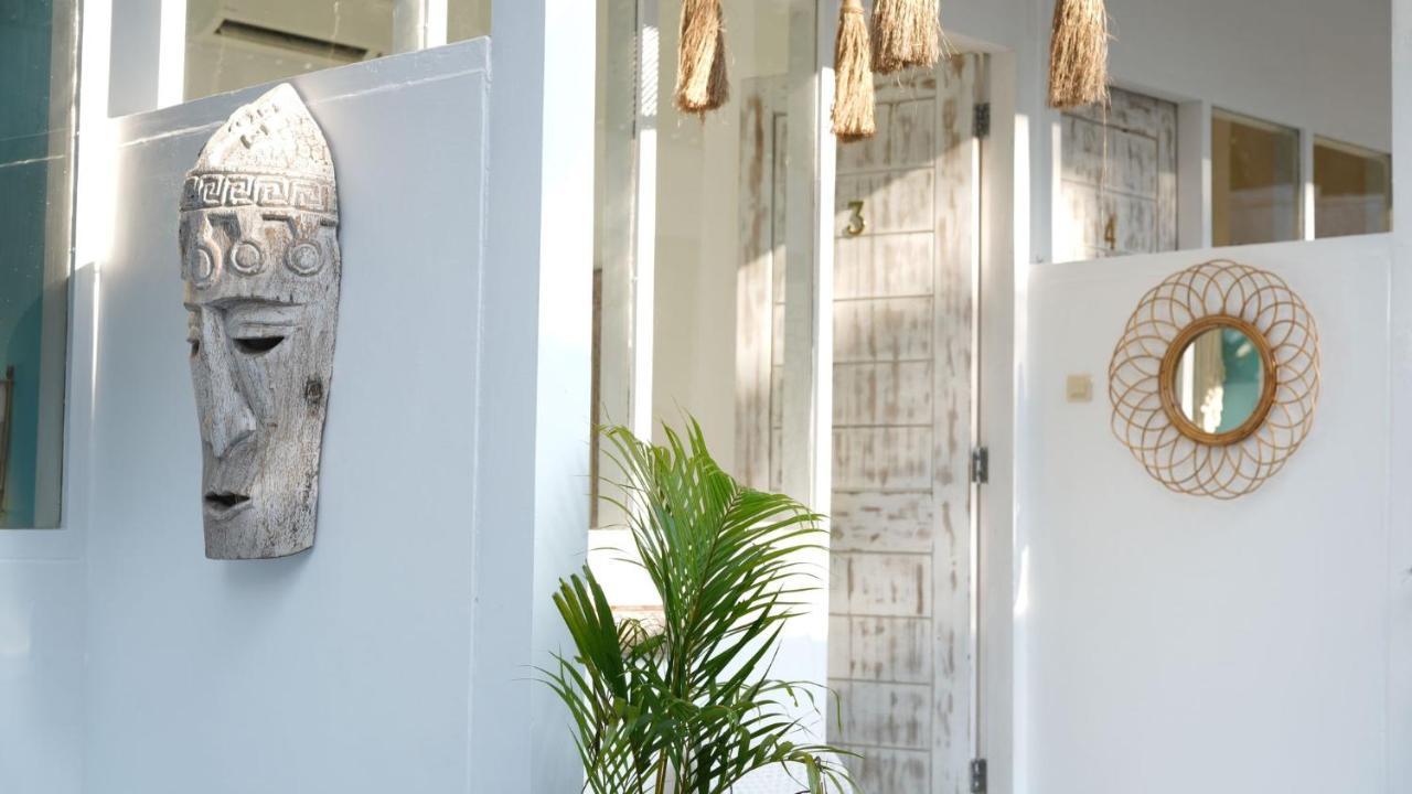 The White Bay Hotel Gili Trawangan Exterior foto